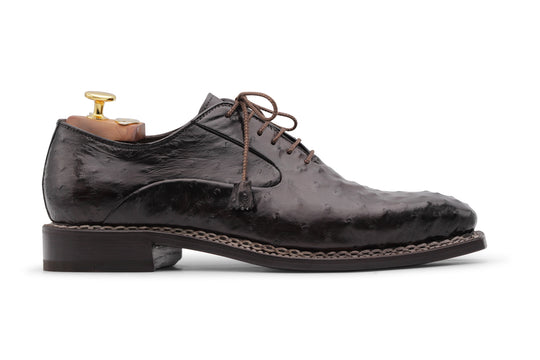 Precious leather stringed Norwegian processing