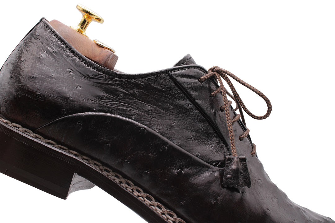 Precious leather stringed Norwegian processing