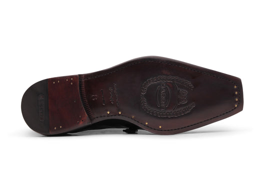Precious leather stringed Norwegian processing