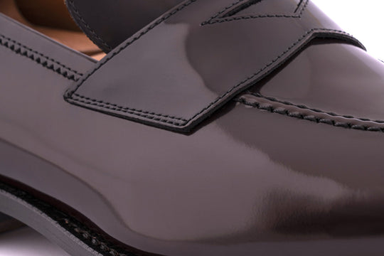 Brushed leather moccasin