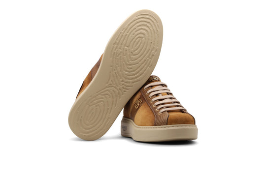 Sneakers in pelle scamosciata sfumata a mano