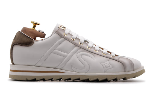 Leather sneaker with shaded details