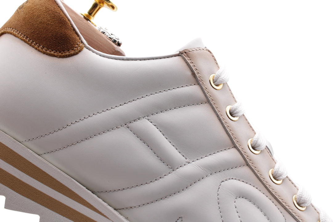 Leather sneakers with shaded details
