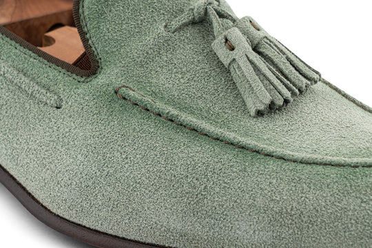 Mocassino in suede con pon pon Salvia