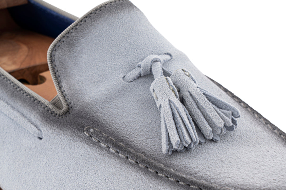 Mocassino in suede con pon pon Grigio