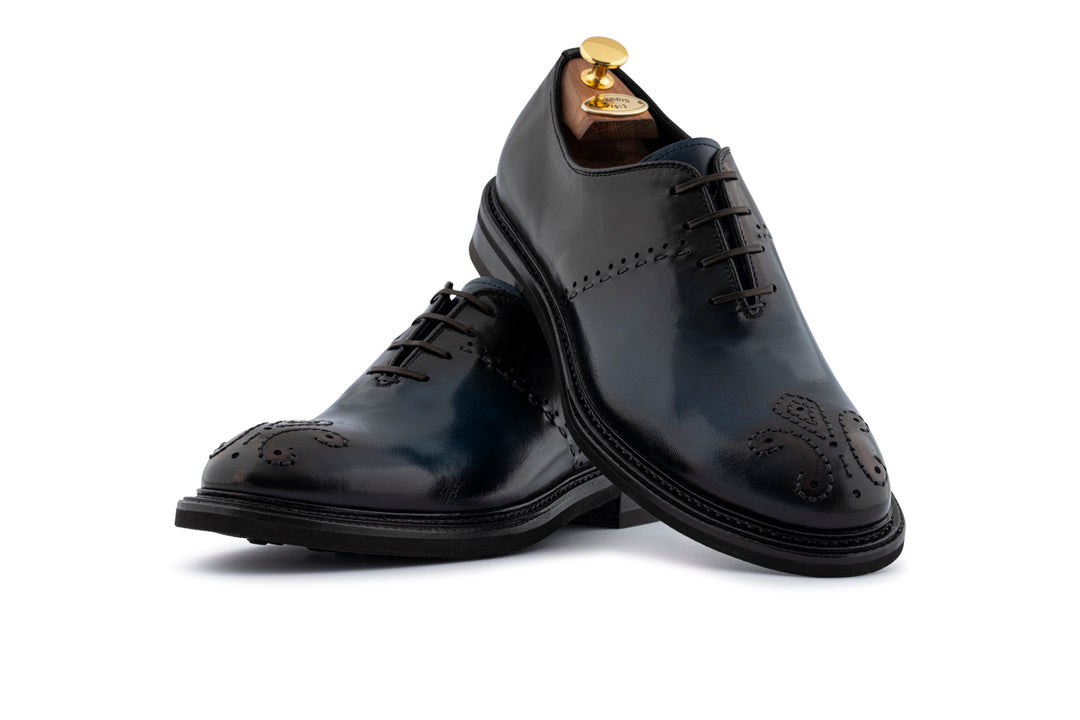 Leather lace-up