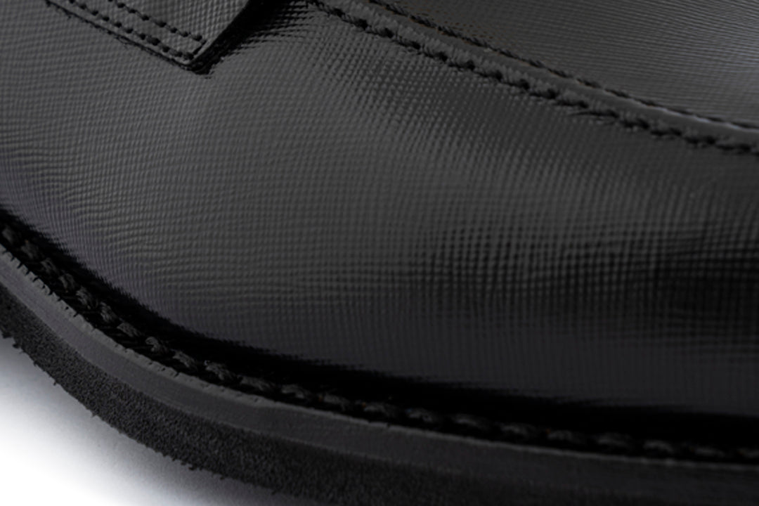 Mocasín piel estampado negro