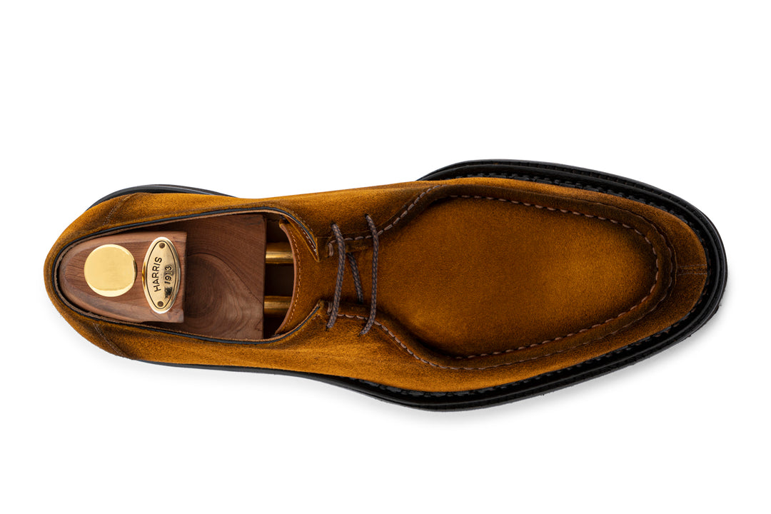 Wildleder-Schnürschuh mit Handnaht