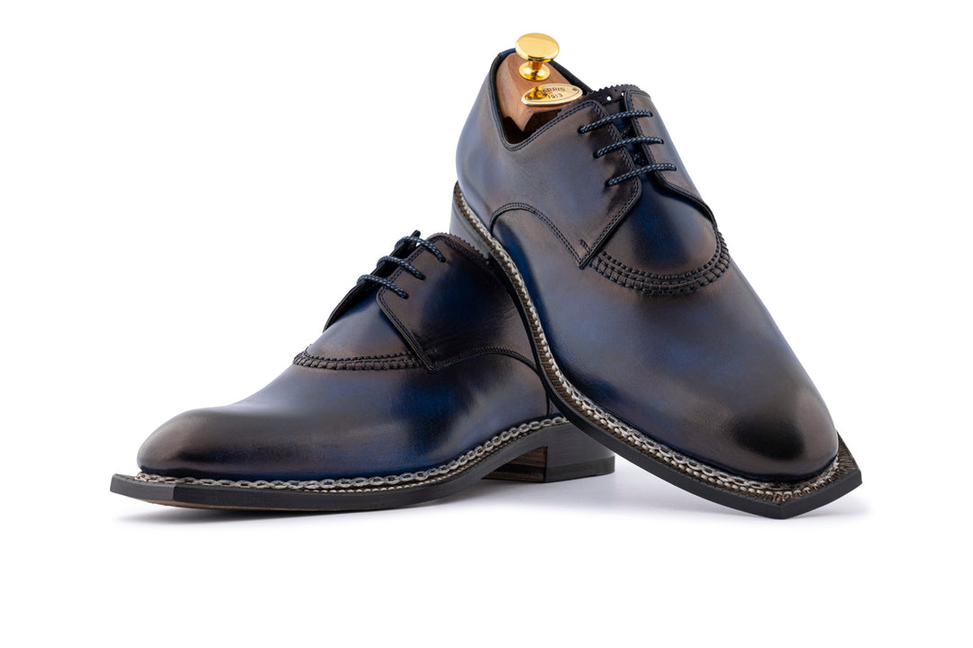 Derby hand painted with Norwegian workmanship