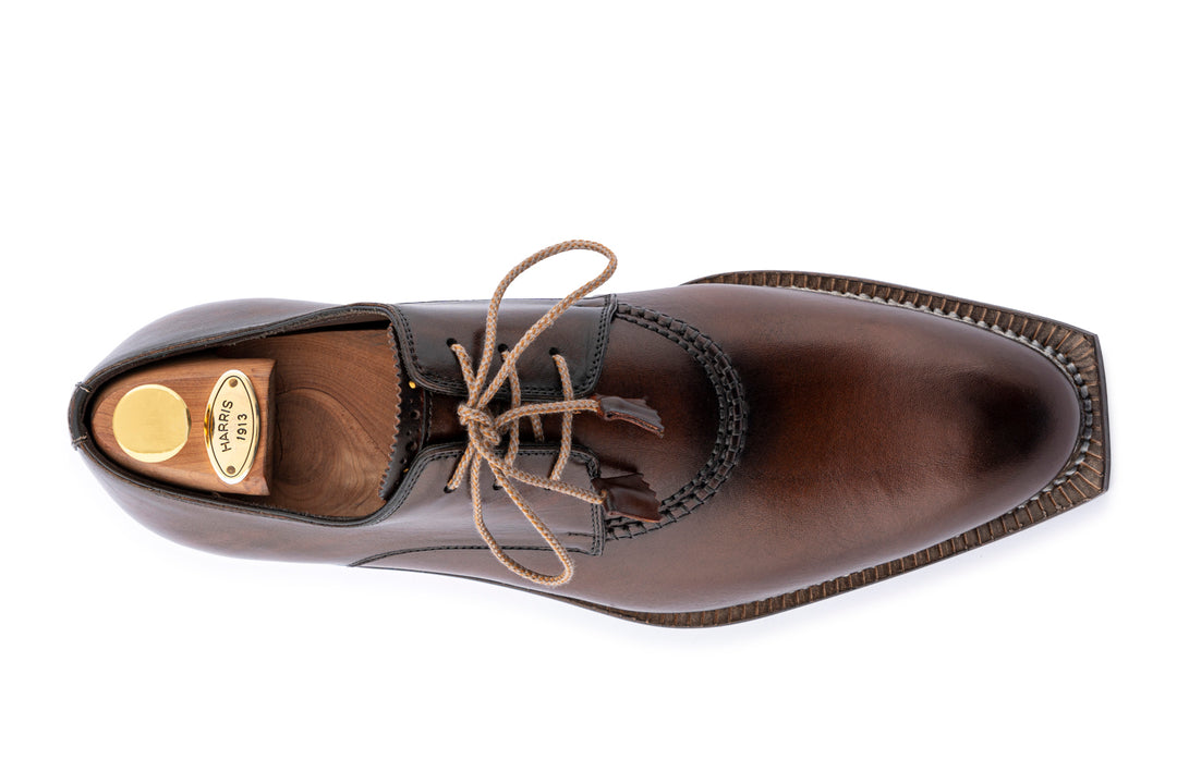 Derby pintado a mano con mano de obra noruega.