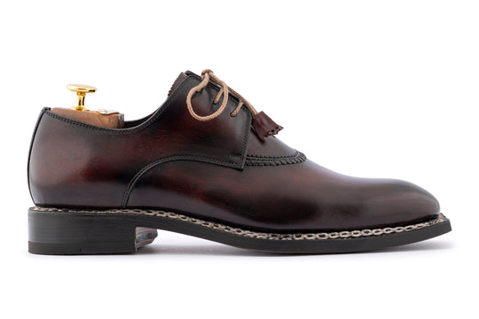 Derby pintado a mano con mano de obra noruega.