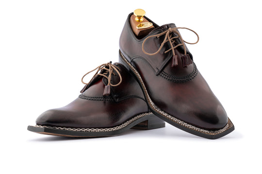 Derby pintado a mano con mano de obra noruega.