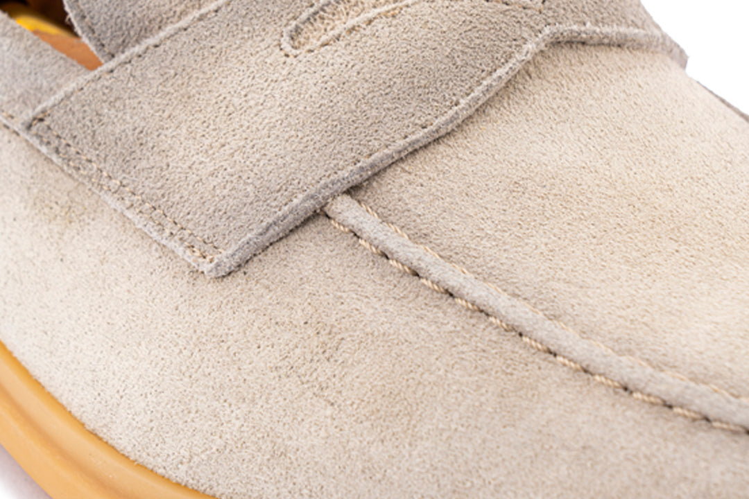 Mocassino in suede e suola in gomma