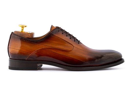 Hand-shaded eel lace-up