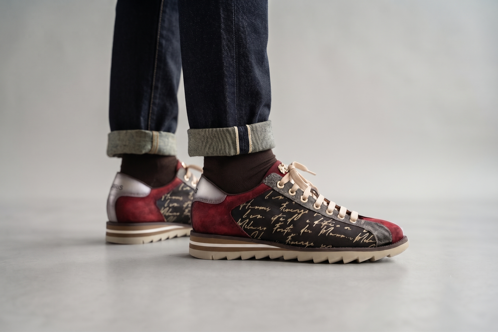 Sneakers in suede signature