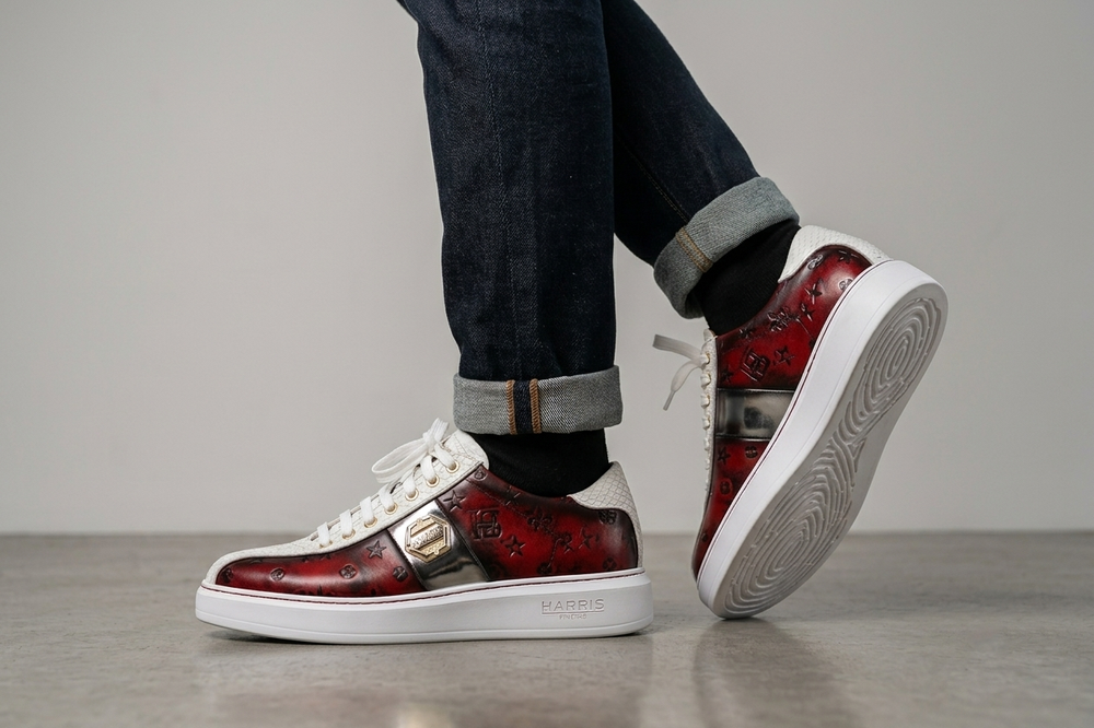 Zapatillas deportivas con monograma cepillado y piel de pitón roja