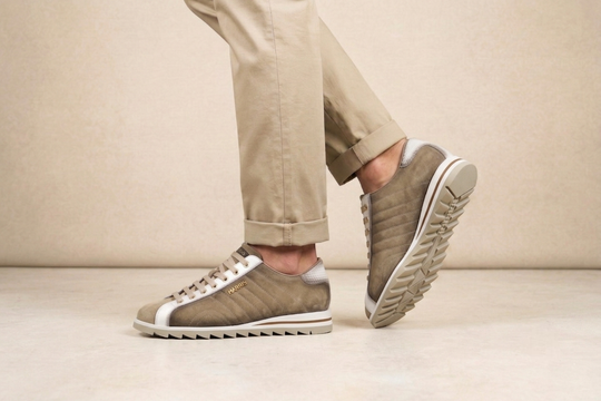 Sneakers in suede e pelle sfumata Beige
