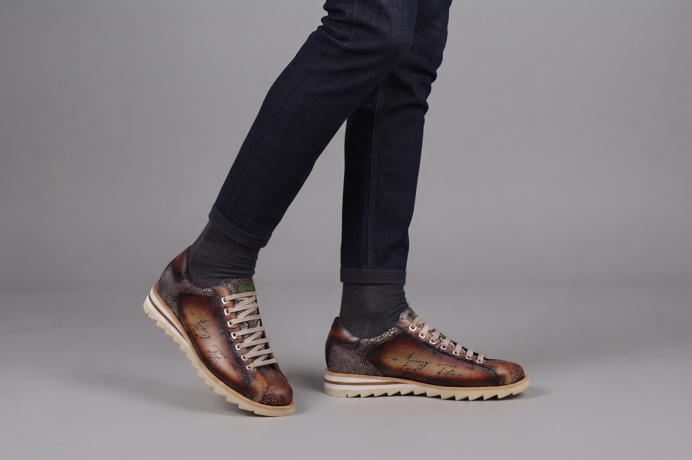 Sneakers in pelle dipinta a mano Signature