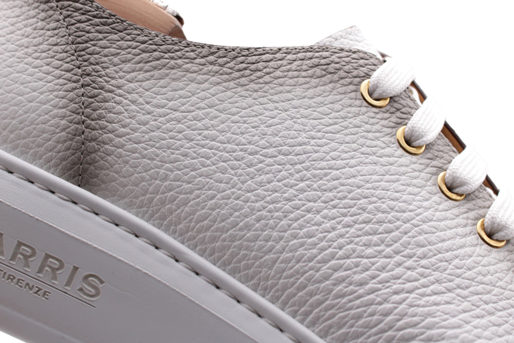 Sneaker in pelle morbida sfumata a mano