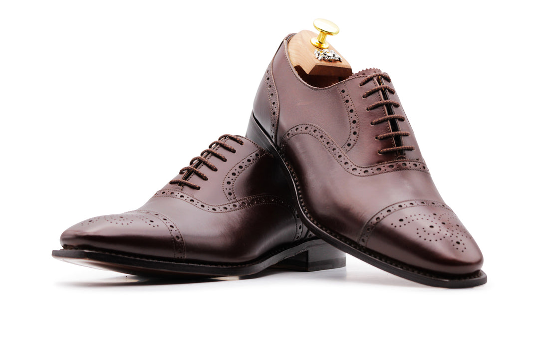 Klassischer Oxford mit Brogue-Details