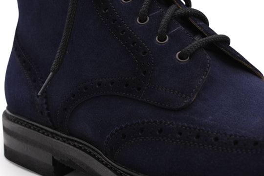 Wildlederstiefelette Blau mit Brogue-Details