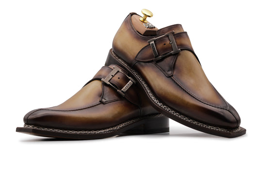 Hebilla única pintada a mano con elaboración noruega.