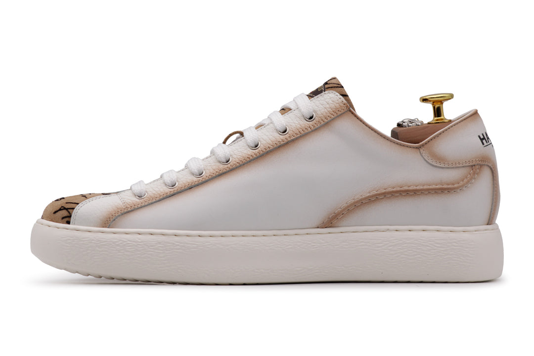 Leather sneakers and writer details