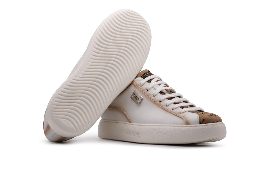 Leather sneakers and writer details