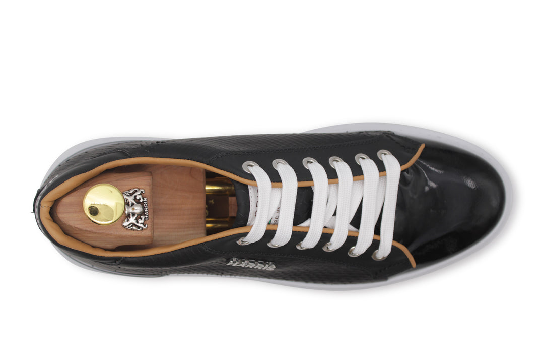Sneakers in pelle matte e vernice