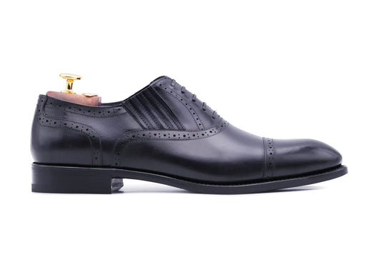 Oxford slip-on with brogue detail